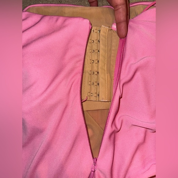 CINQ À SEPT Delaney Off The Shoulder Jersey Dress - Picture 7 of 9